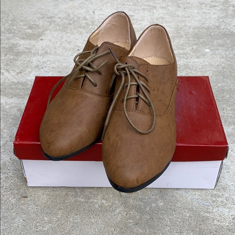 Tan Oxford Sharp toed shoes